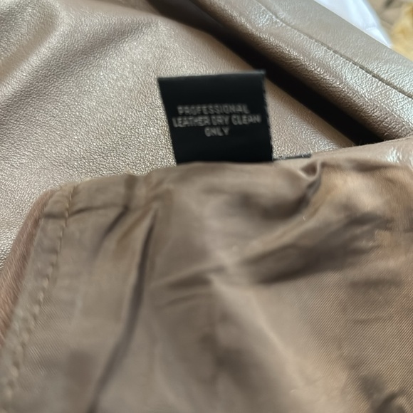 ejE Brown leather skirt with split in the front on the side, size 12M - Picture 6 of 6